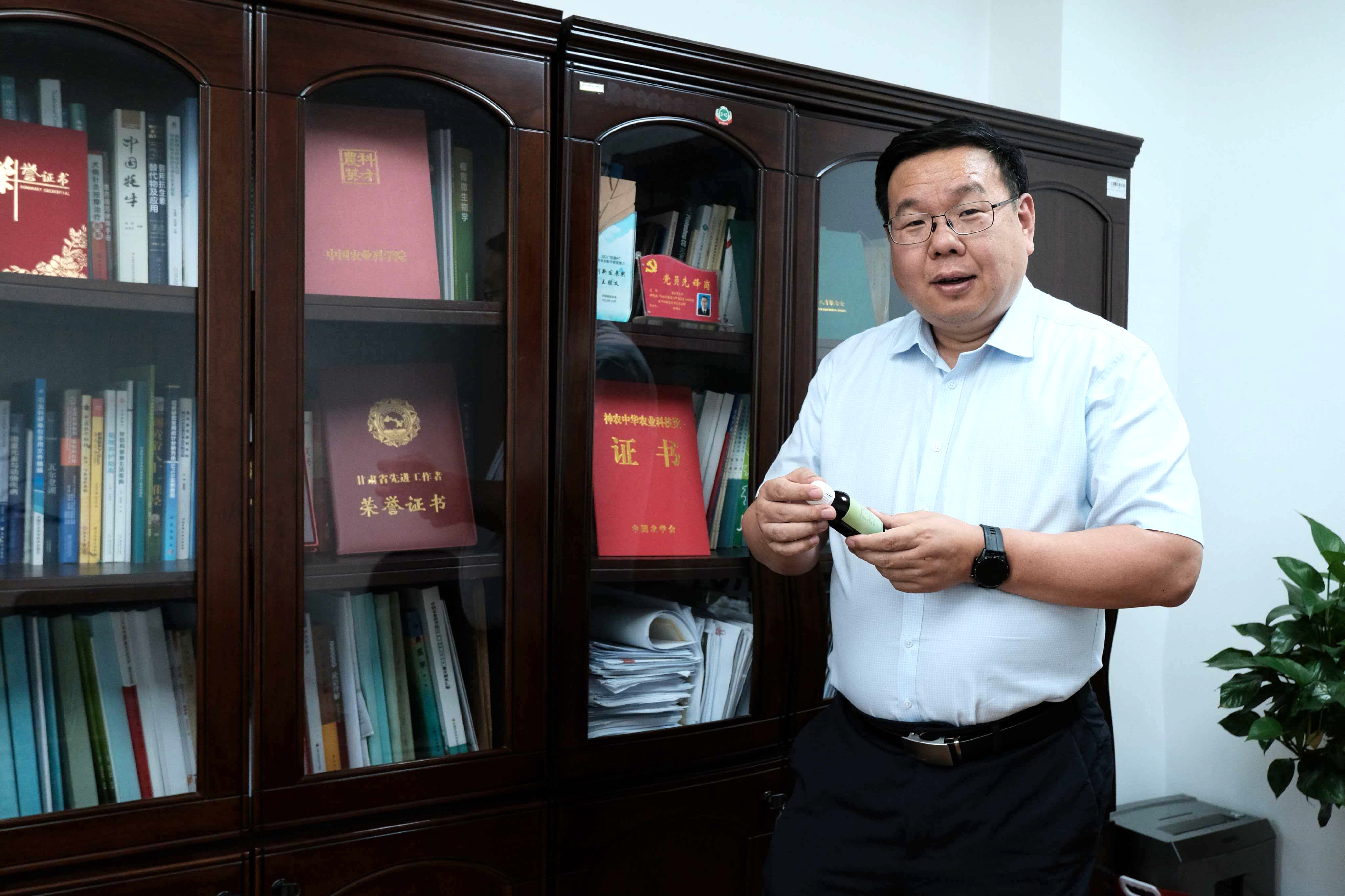 王胜义 中国农科院优秀共产党员.jpg